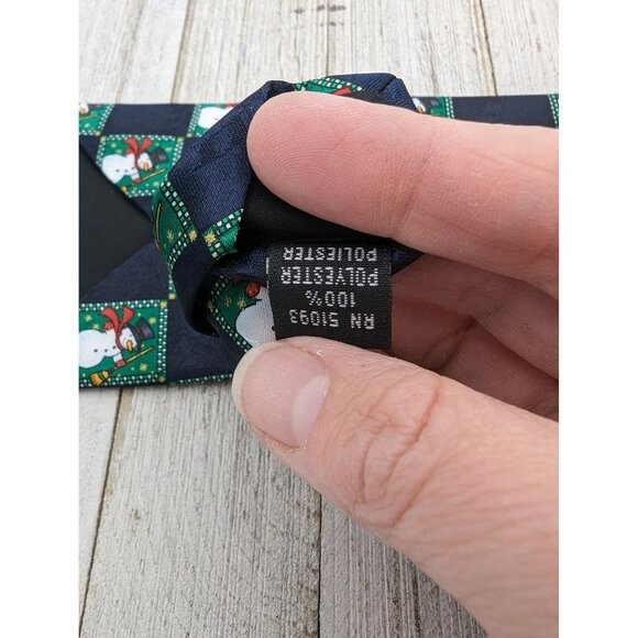 Vintage Hallmark Yule Neck Tie Snowman Black Green 58" - Picture 3 of 5